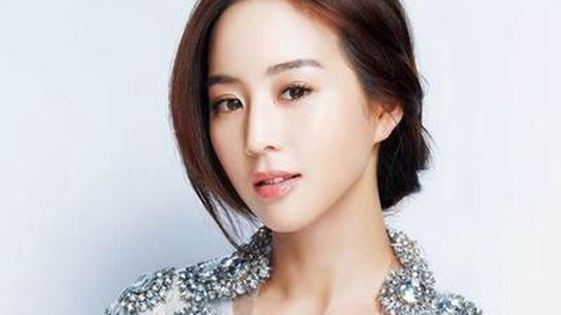 周杰伦杭州开唱全家力挺昆凌携儿女低调现身观众席