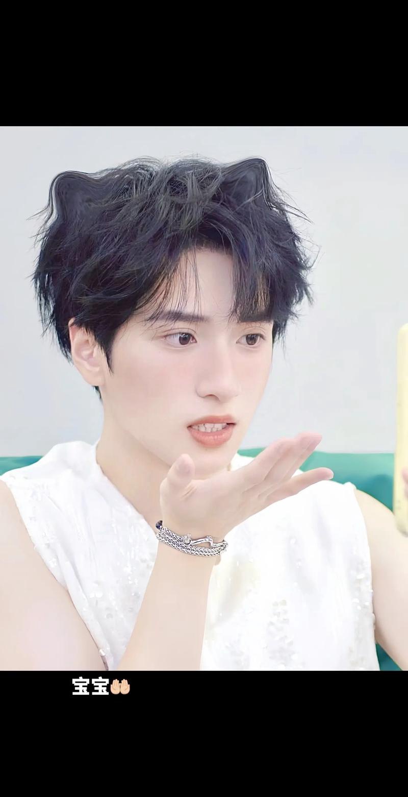 严浩翔